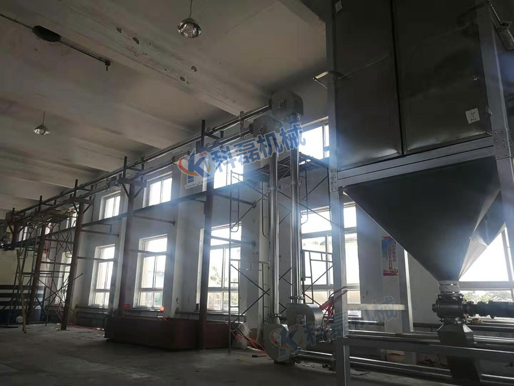 襄阳用裕(yu)橡胶制造(zào)有限公司(si)管鏈輸送(sòng)設備 管鏈(lian)輸送機 輸(shū)送設備 第(dì)1張