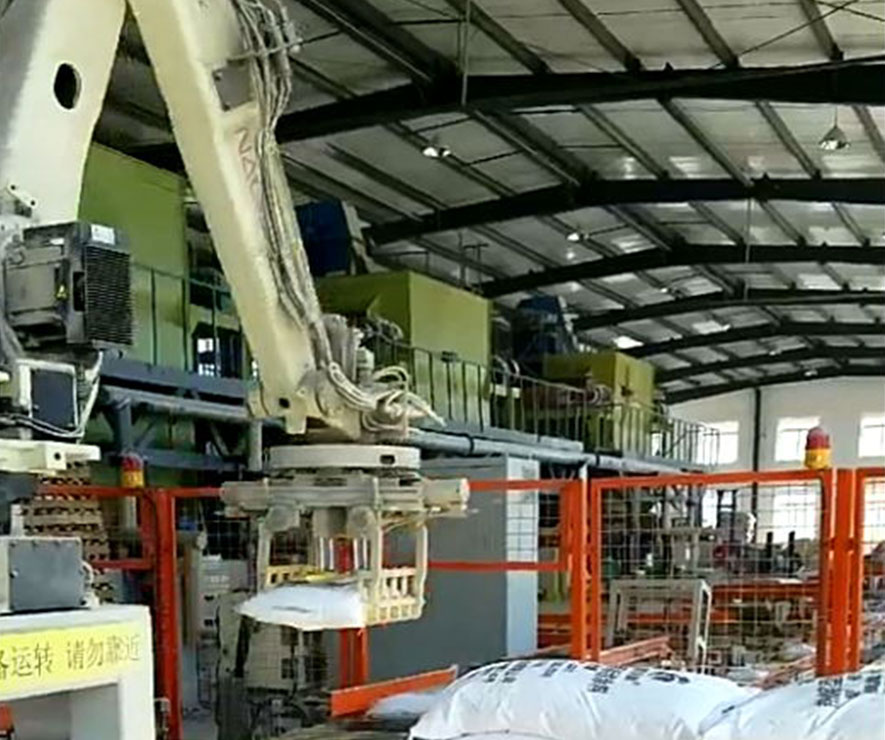 全自(zi)動碼垛機(jī)器人