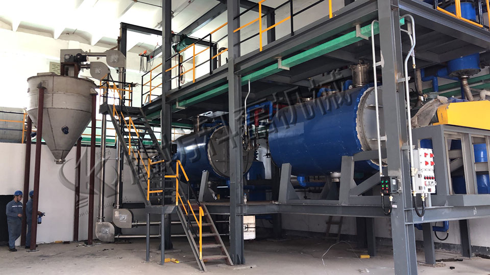 襄阳(yáng)用裕橡胶制造有(you)限公司不鏽鋼管(guǎn)鏈輸送機客戶現(xian)場實拍 第2張